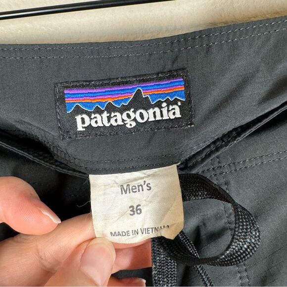 Patagonia Men's Light & Variable Board Shorts Swimming Suit Solid Black Size 36 - Picture 3 of 5